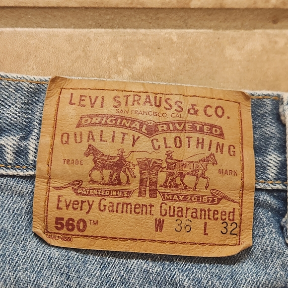 Levi’s 90s Vintage 560 Men’s Jeans 36x32 Loose Fit Tapered Leg - Picture 4 of 4